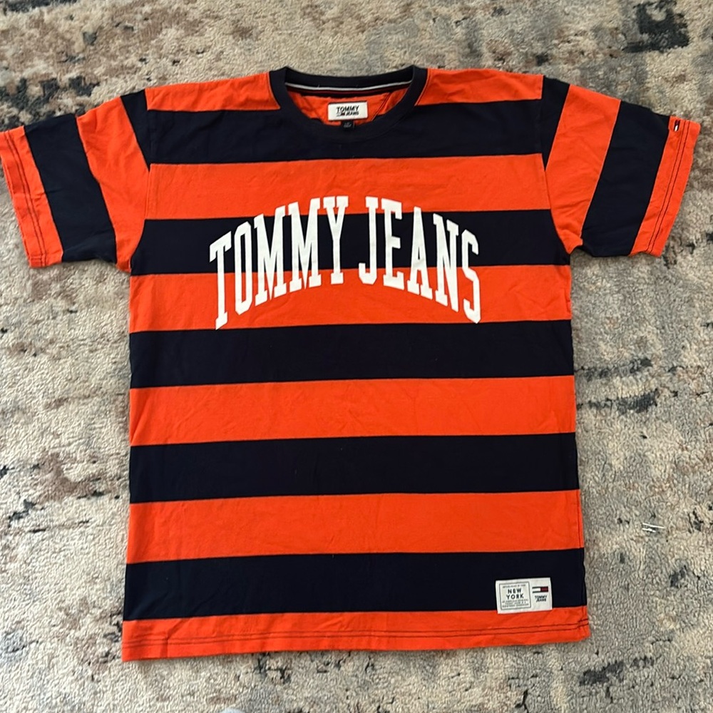 Mens Tommy Hilfiger T-Shirt size Large